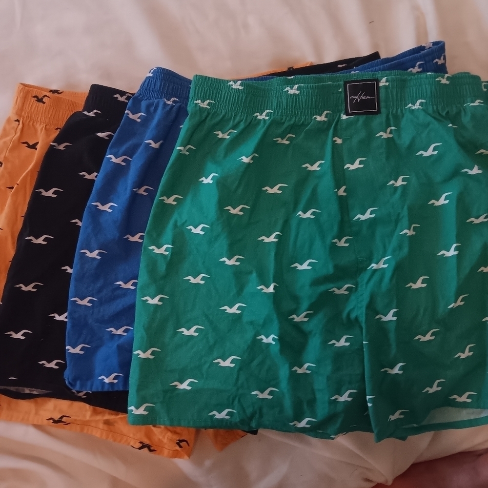 Set of 4 Hollister mens boxers from the  "must have collection" new without tags